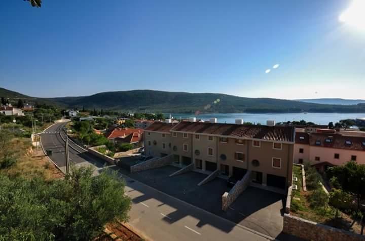 Panorama Sunset Apartments Cres Esterno foto